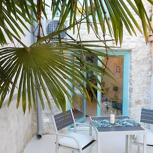 Bezauberndes Steinhaus Mit Garten In Der Altstadt Von Rovinj